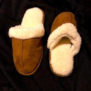 🌺New🌺Warm Soft Slippers Size S
